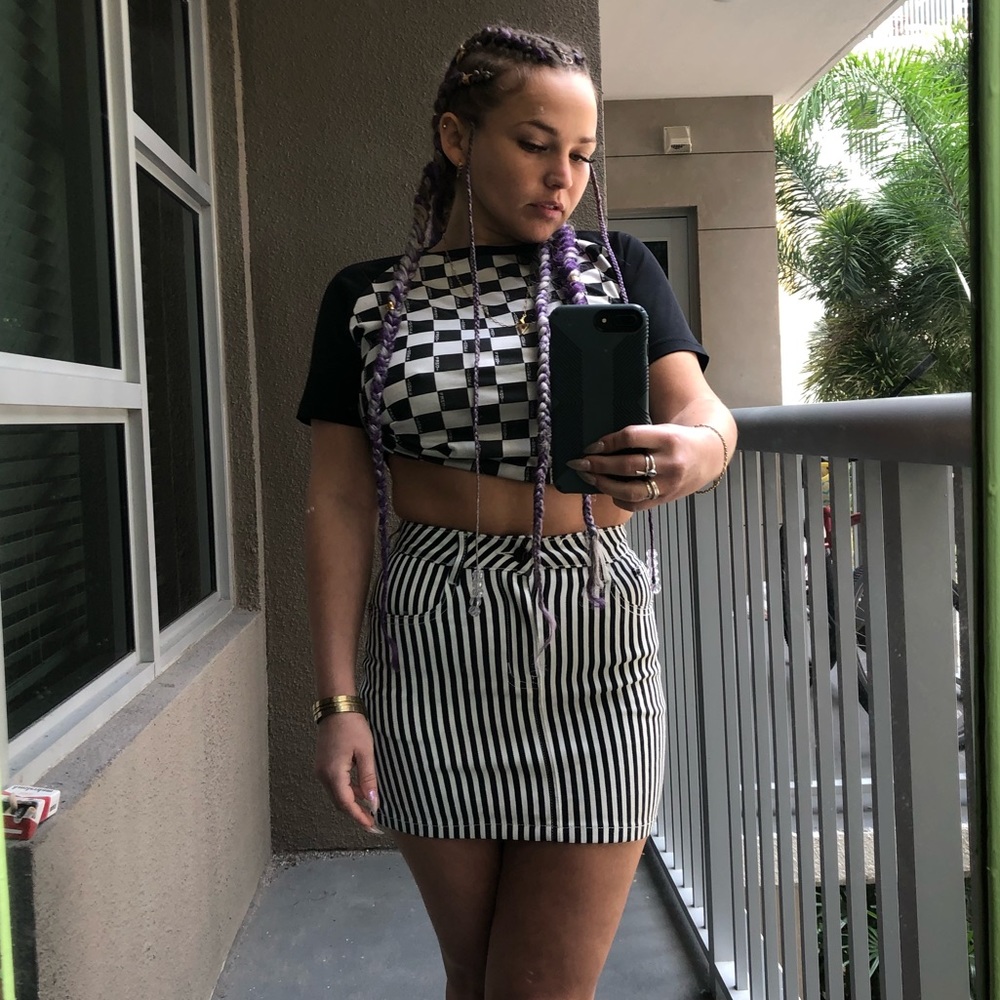Wild Honey Black and white striped skirt